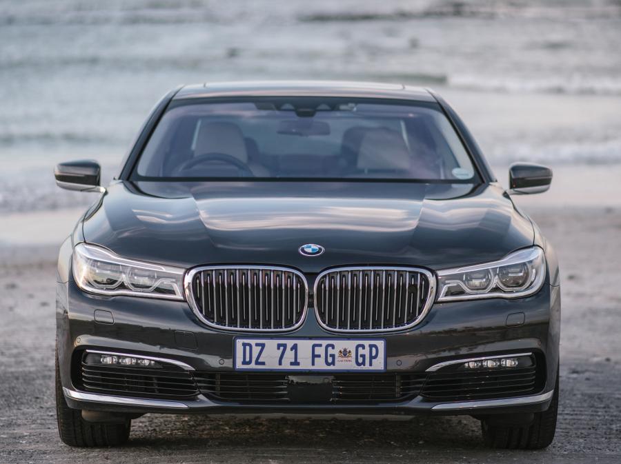  BMW 740i 2016 года  (ZA) (фото 20 из 30)